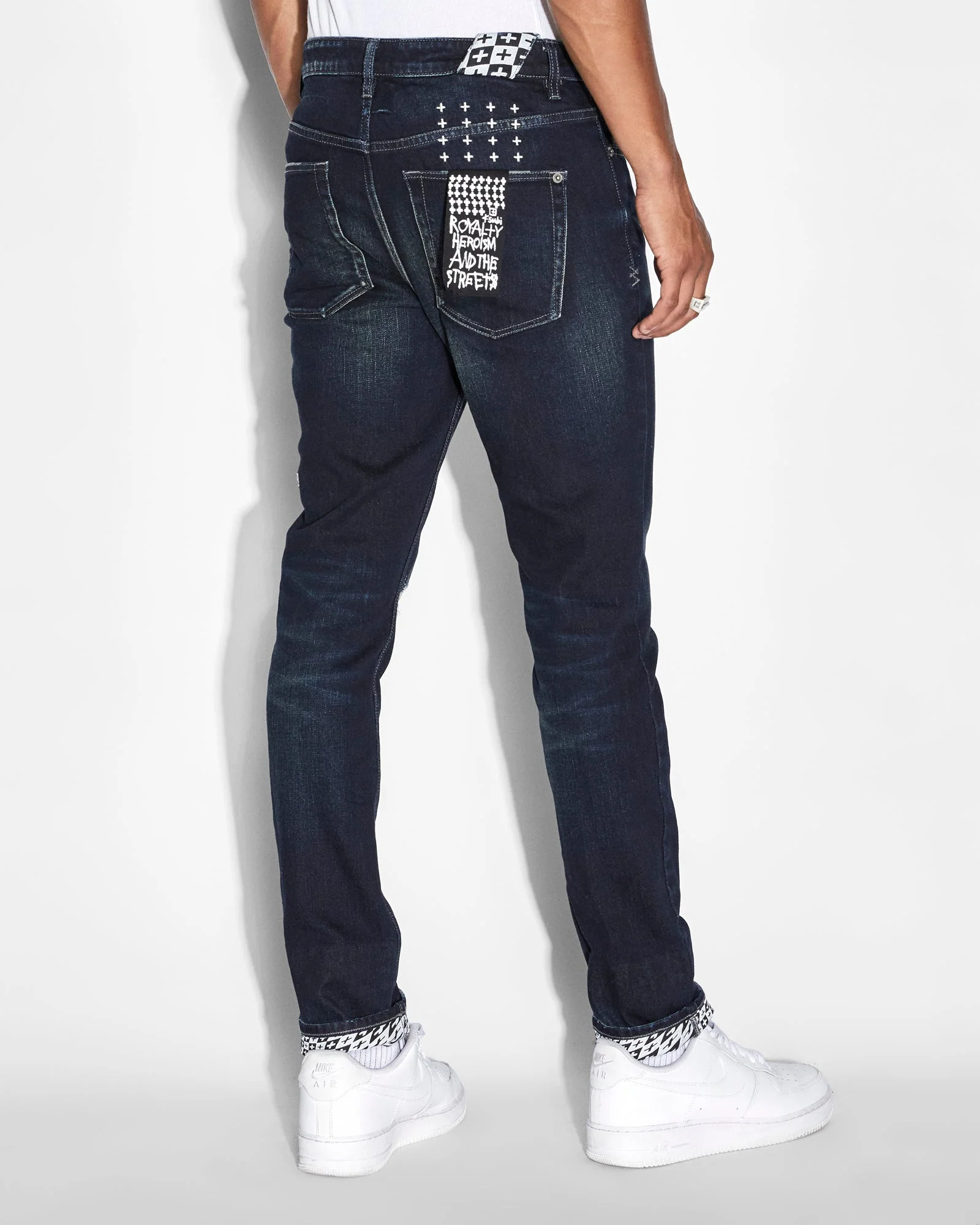 CHITCH CHECK OUT - Image 3