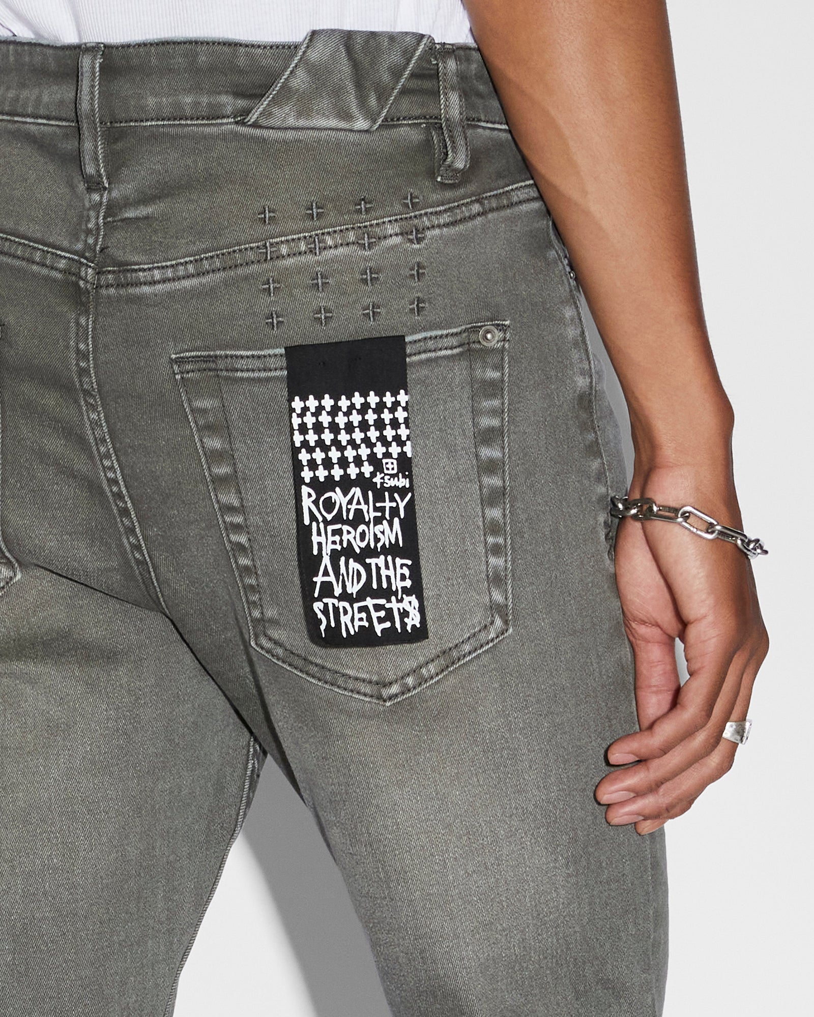 CHITCH SURPLUS - Image 6