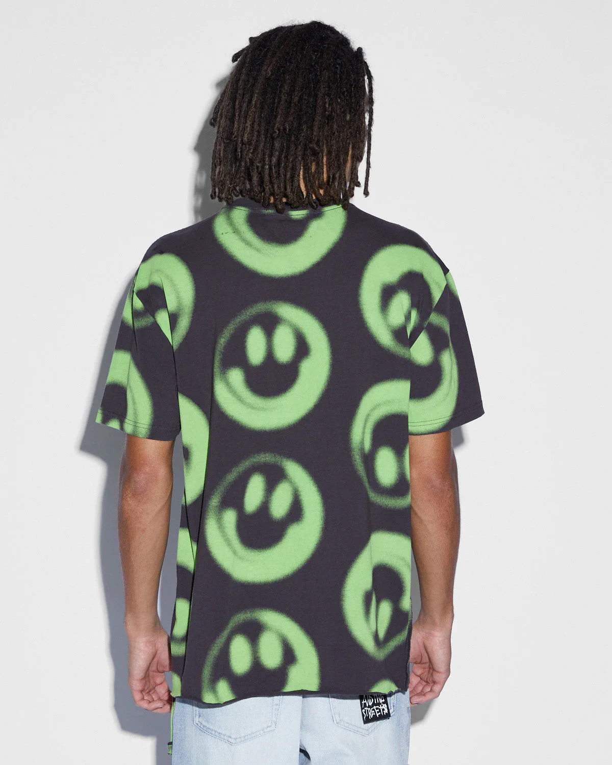 HAPPY BIGGIE SS TEE BLACK - Image 2