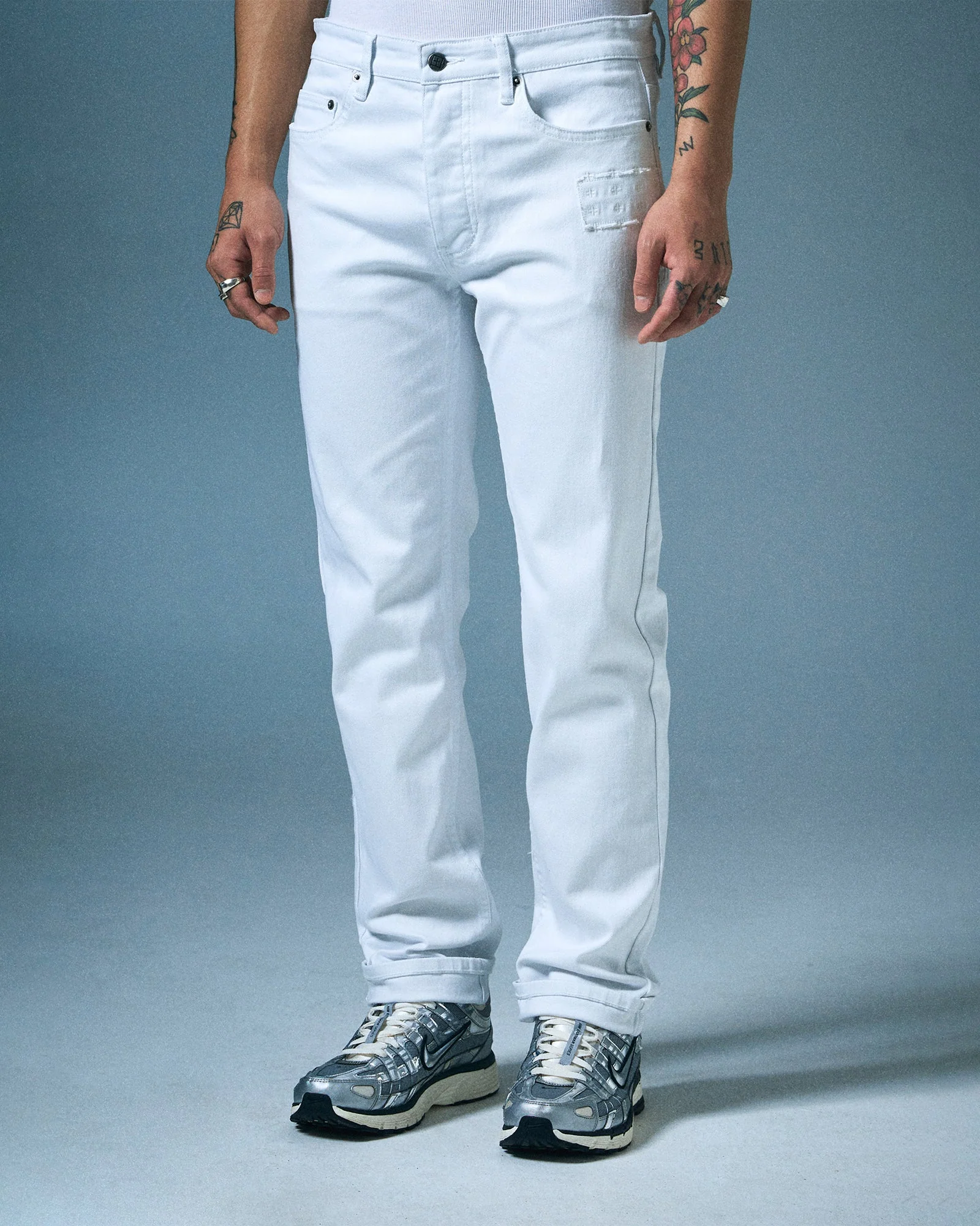 HAZLOW WHITEOUT - Image 5